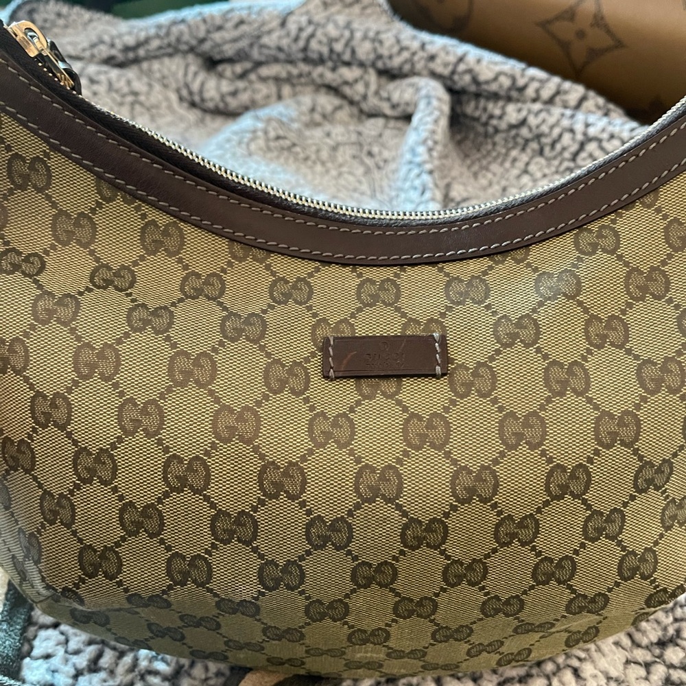 Gucci Kakki  Crossbody with Gold Hardware